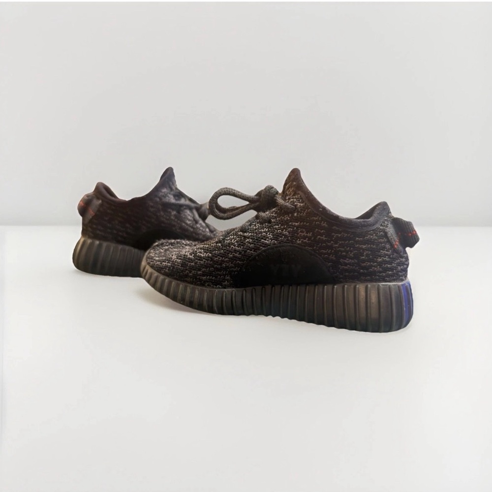 adidas Yeezy 350 - Little Kid LK Youth 13.5 - Pirate Black - Picture 3 of 16
